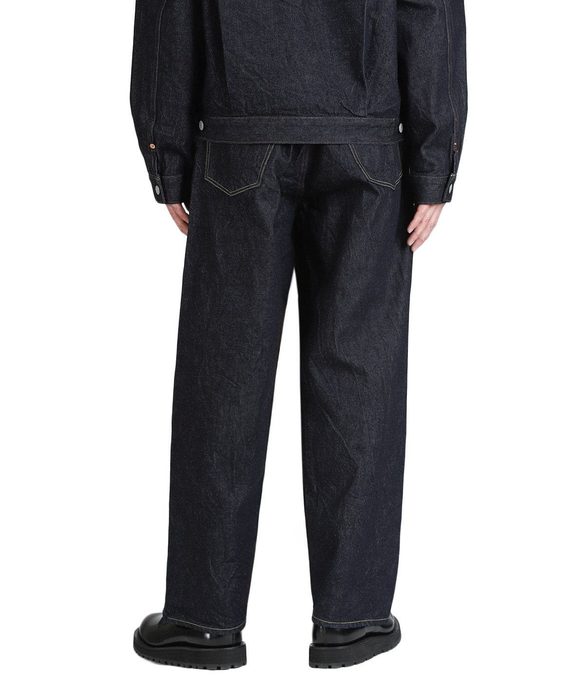 model（175cm / 60kg）B85 W75 H92 着用サイズ：3