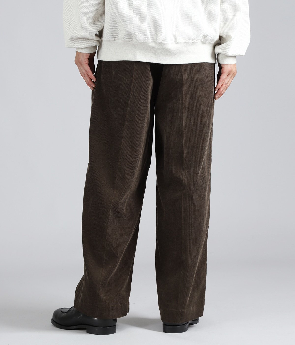model(175cm / 60kg)B85 W75 H92 着用サイズ：3