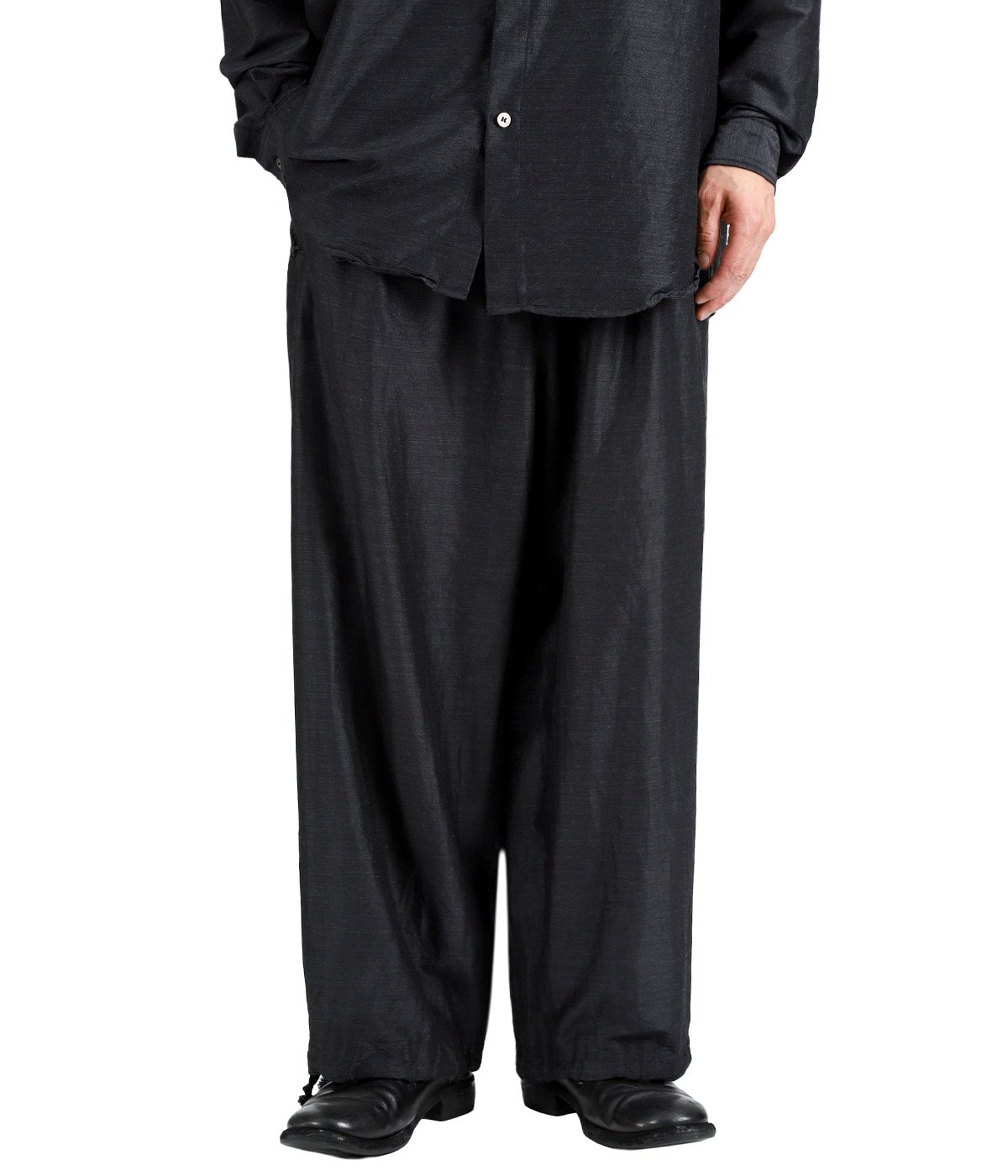 model（175cm / 60kg）B85 W75 H92 着用サイズ：2