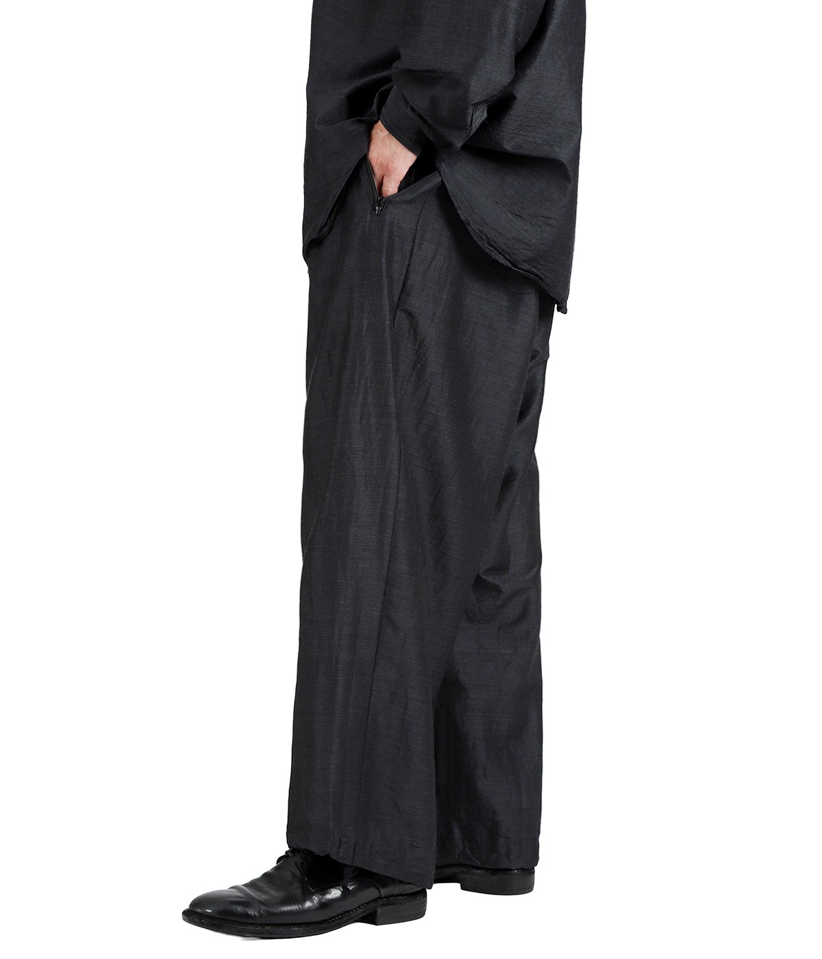 model（175cm / 60kg）B85 W75 H92 着用サイズ：2