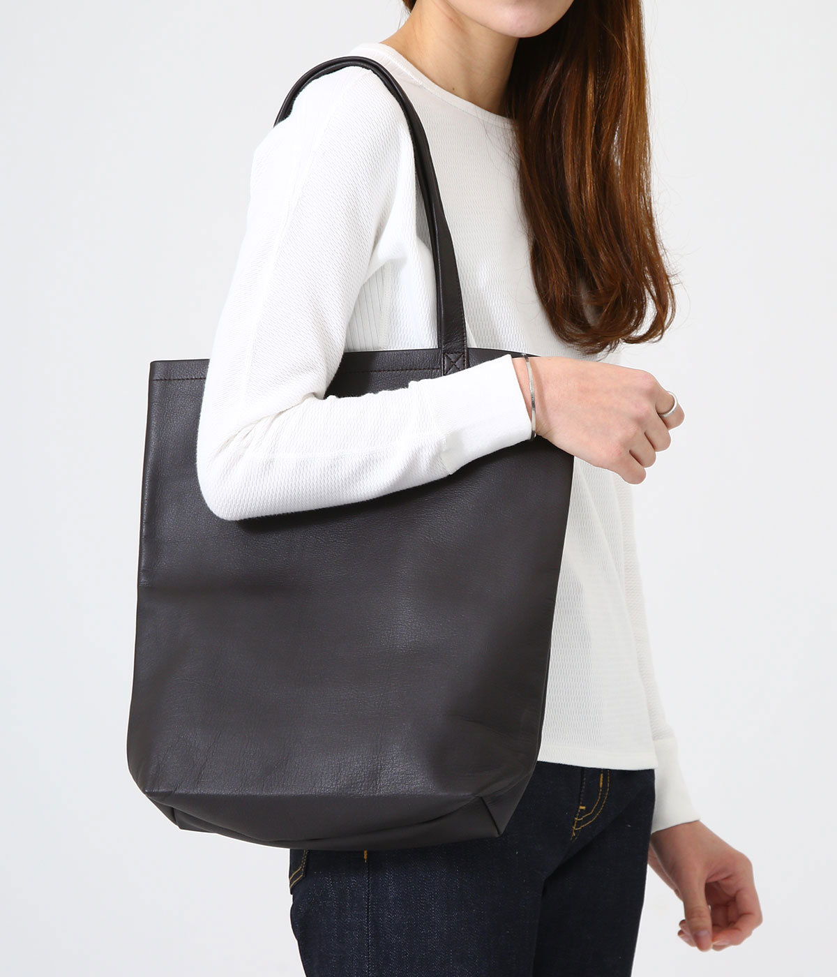 定番の冬ギフト 【Hender Scheme(エンダースキーマ)】cow bag M バッグ ...