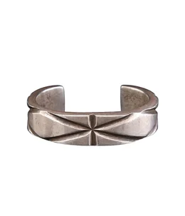 1950’s PCHEE CHISELED FILED CUFF