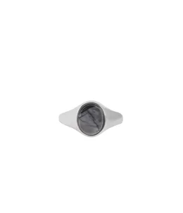 Oval signet ring
