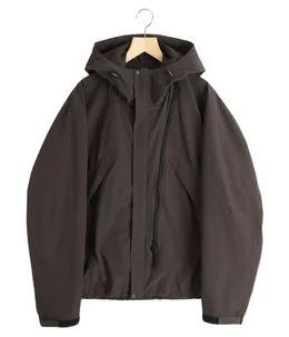SLANT ZIP PARKA