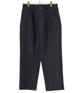 One Tuck Tapered Ankle Pants