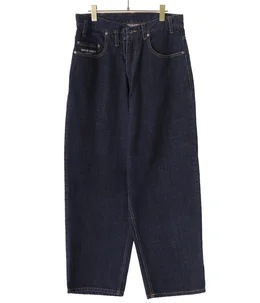 BAGGY TUCKED JEANS